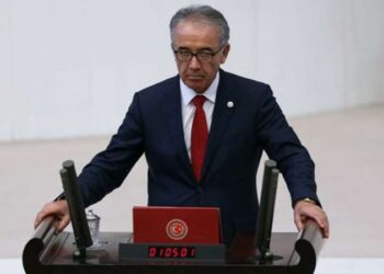 İYİ Parti’nin kurucularından Ahat Andican istifa etti