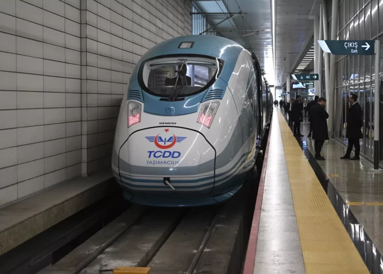 Ankara-İstanbul arası 80 dakikaya düşecek