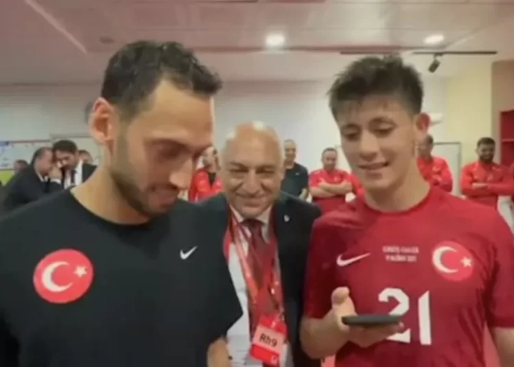 Erdoğan, Arda Güler'le konuştu 1 Erdoğan, Arda Güler’le konuştu