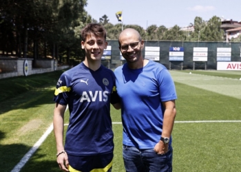 Fenerbahçelileri duygulandıran buluşma: Alex ve Arda bir araya geldi