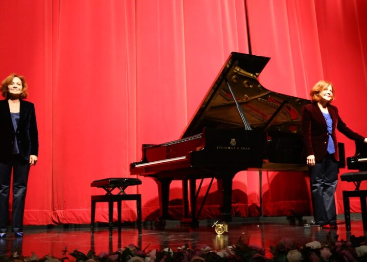Ünlü piyanist Güher Pekinel’e ‘hırsızlık’ ve ‘yaralama’ suçlaması 1 Ünlü piyanist Güher Pekinel’e ‘hırsızlık’ ve ‘yaralama’ suçlaması