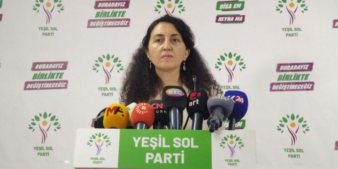HDP'de kongre süreci başladı: Hedef 'yeniden yapılanma' 1 HDP’de kongre süreci başladı: Hedef ‘yeniden yapılanma’