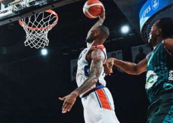 Anadolu Efes, final serisinde durumu 2-0’a getirdi