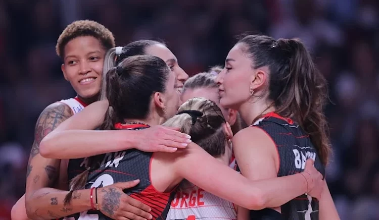 Dünya şampiyonu Sırbistan, Filenin Sultanları’na hafif geldi