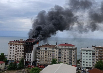 Artvin’de 7 katlı otelde yangın çıktı