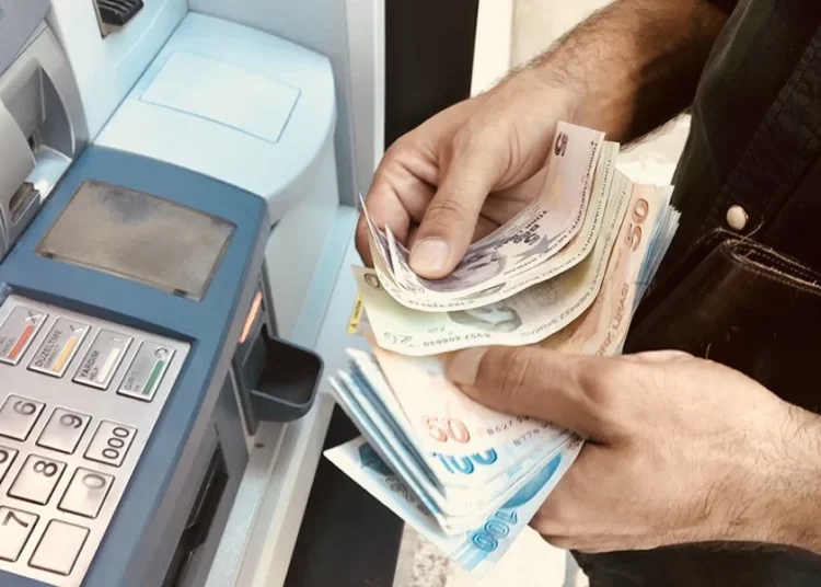 Emekliler bayram ikramiyelerini ve maaşlarını 17 Haziran’dan itibaren almaya başlayacak 1 Emekliler bayram ikramiyelerini ve maaşlarını 17 Haziran’dan itibaren almaya başlayacak