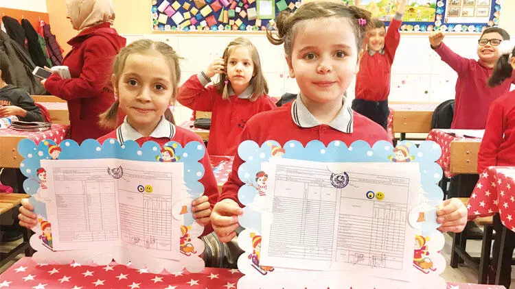 Yaz tatili başlıyor: 19 milyon öğrenci bugün karne alıyor 1 Yaz tatili başlıyor: 19 milyon öğrenci bugün karne alıyor