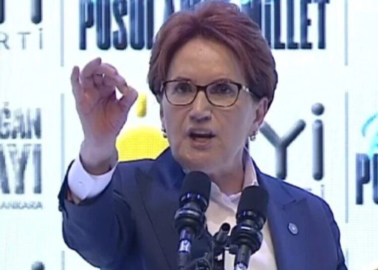Akşener: CHP’den 15 milletvekili istemek hayatımın en büyük pişmanlığı 1 Akşener: CHP’den 15 milletvekili istemek hayatımın en büyük pişmanlığı