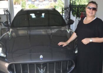 Maseratili polisin eşi: ‘Zayıflama çayı satıyorum, 3 villam, 1 restoranım var’