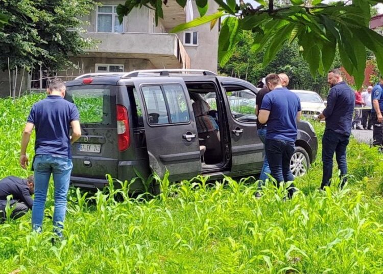 60 yaşındaki adam 56 yaşındaki kardeşine pusu kurdu: 1 ölü, 1 yaralı 1 60 yaşındaki adam 56 yaşındaki kardeşine pusu kurdu: 1 ölü, 1 yaralı