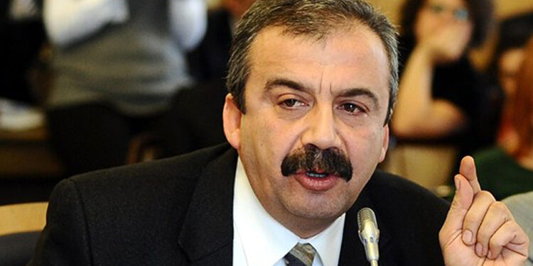 HDP’nin Meclis Başkanvekili Sırrı Süreyya Önder oldu 1 HDP’nin Meclis Başkanvekili Sırrı Süreyya Önder oldu
