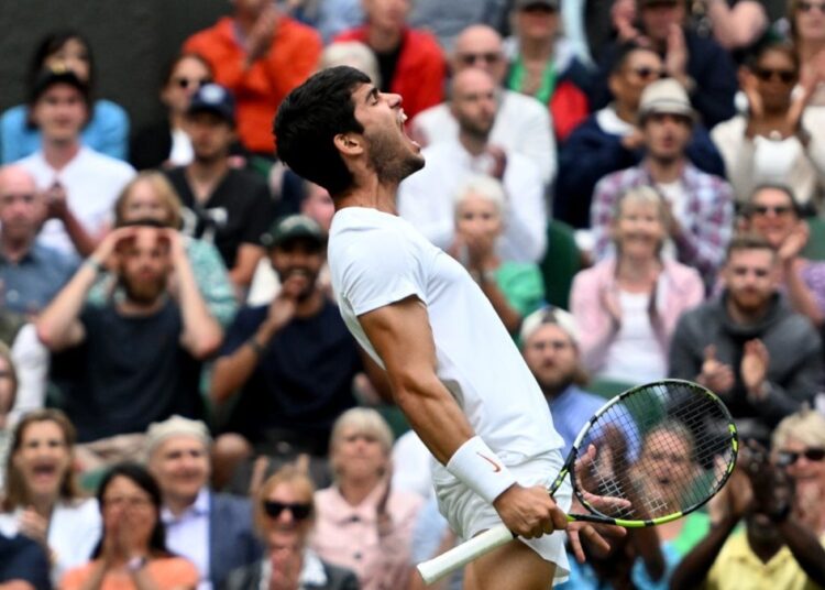 Wimbledon’da tarih yazıldı: Djokovic’i yenen Alcaraz en genç şampiyon oldu