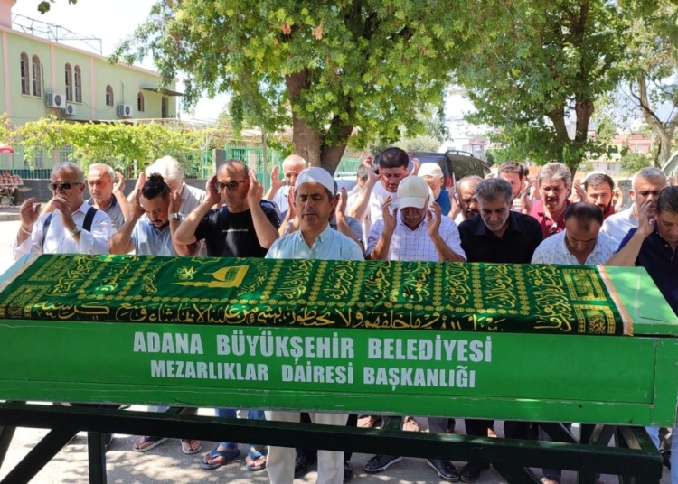 Adana'da cenazeler karıştı, mezardan çıkarılıp yeniden toprağa verildi 1 Adana’da cenazeler karıştı, mezardan çıkarılıp yeniden toprağa verildi
