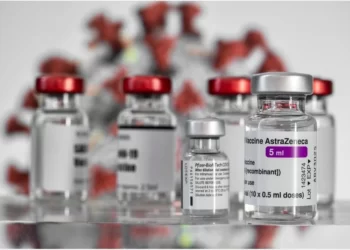 Korona aşısı üreten BioNTech ve AstraZeneca hâkim karşısında