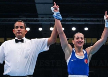 Milli boksör Buse Naz Çakıroğlu Polonya’da altın madalya kazandı