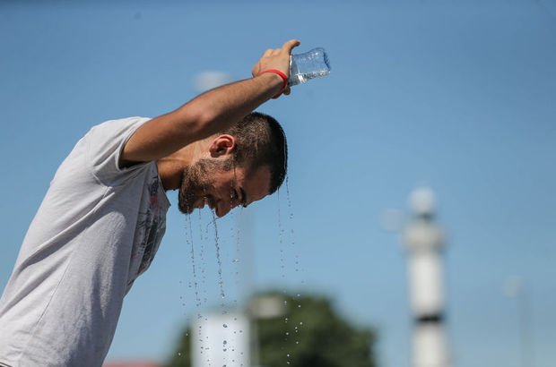 Türkiye haziranda sıfır dereceyi de gördü 42,5 dereceyi de 1 Türkiye haziranda sıfır dereceyi de gördü 42,5 dereceyi de