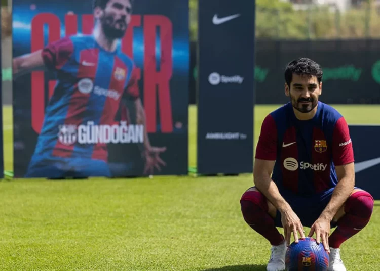Barcelona İlkay Gündoğan'ı tanıttı: Xavi'nin bir telefonu yeterli oldu 1 Barcelona İlkay Gündoğan’ı tanıttı: Xavi’nin bir telefonu yeterli oldu