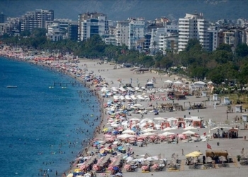 İngiliz gazete TL’yle böyle dalga geçti: Düştükçe düşüyor