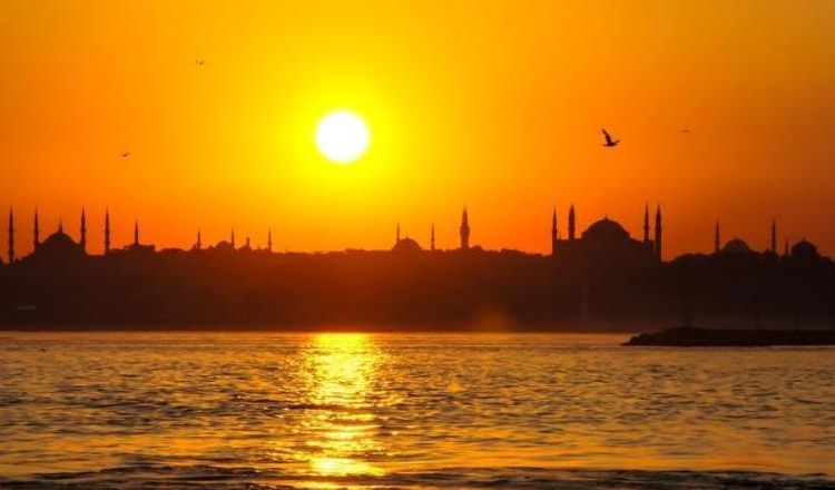 AKOM'dan İstanbul için çöl sıcağı uyarısı 1 AKOM’dan İstanbul için çöl sıcağı uyarısı