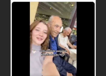 Eski Genelkurmay Başkanı Kıvrıkoğlu, TikTok’ta ortaya çıktı: "Paşa ve komtlarla çay keyf" 4 Eski Genelkurmay Başkanı Kıvrıkoğlu, TikTok’ta ortaya çıktı: “Paşa ve komtlarla çay keyf”