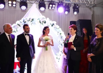 Meral Akşener nikâh şahidi oldu: İnşallah hayırlı evlatlarınız olur, sayısına karışmıyorum