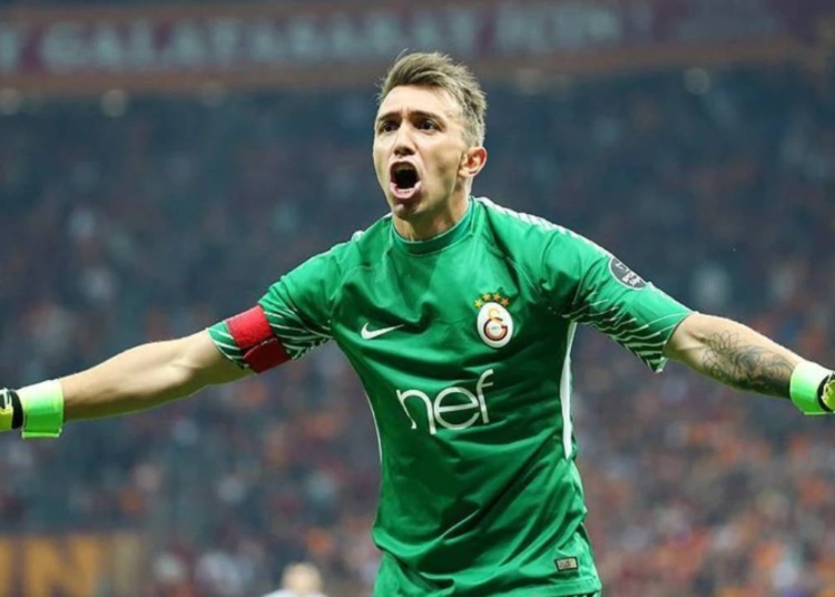 Erden Timur'dan Muslera açıklaması: Bu sene son sene 1 Erden Timur’dan Muslera açıklaması: Bu sene son sene