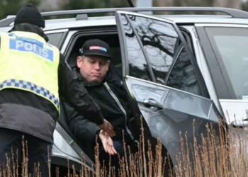 İsveç’te Kuran yakan Paludan hakkında yakalama kararı çıkarıldı