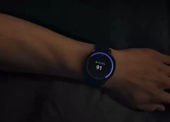 Samsung yeni akıllı saatini tanıttı