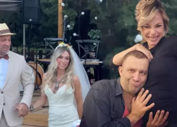 Şevket Çoruh, 5 yıllık eşiyle düğün yaptı