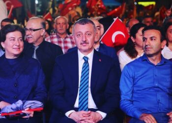 En borçlu belediyeden, 1,3 milyonluk 15 Temmuz programı