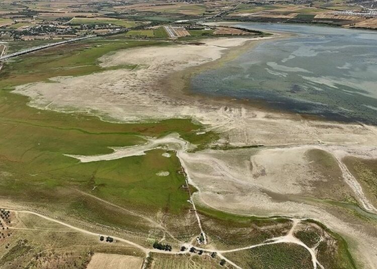 İstanbul'da barajlardaki su durumu alarm veriyor 1 İstanbul’da barajlardaki su durumu alarm veriyor