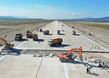 Depremde hasar gören Hatay Havalimanı yine aynı yere yapılacak