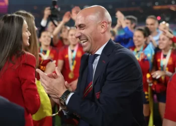 İspanya'da öpücük skandalı: FIFA'dan Rubiales'e geçici görevden uzaklaştırma kararı 1 İspanya’da öpücük skandalı: FIFA’dan Rubiales’e geçici görevden uzaklaştırma kararı