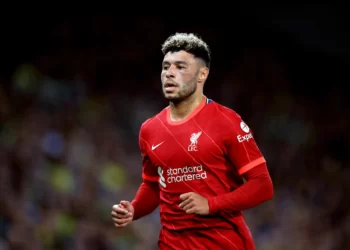 Beşiktaş’ın transfer için  görüştüğü Alex Oxlade-Chamberlain bugün İstanbul’a geliyor