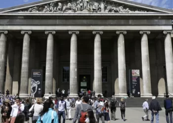 Yaklaşık iki bin tarihi eserin çalındığı British Museum Müdürü istifa etti 2 Yaklaşık iki bin tarihi eserin çalındığı British Museum Müdürü istifa etti