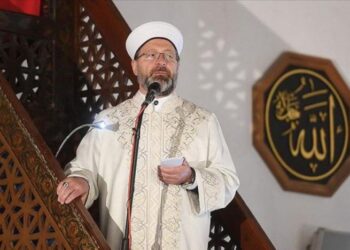 Diyanet, çalışma ve ders saatlerinin Cuma namazına göre düzenlenmesini istedi