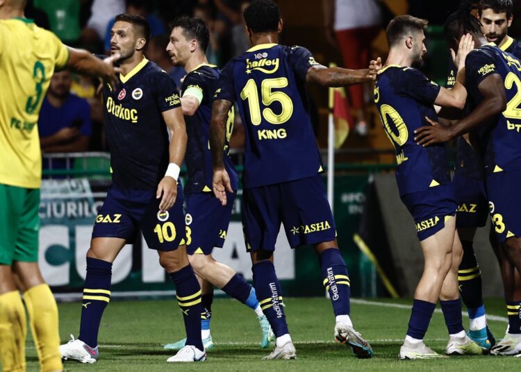 Fenerbahçe rövanş maçını da farklı kazandı 1 Fenerbahçe rövanş maçını da farklı kazandı