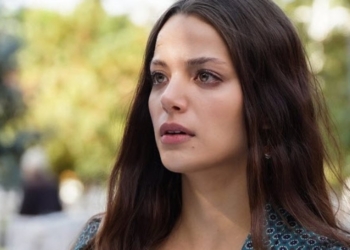 Leyla Tanlar, bikinili poz verince TRT dizisinden çıkarıldı