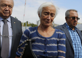 Olcay Baykal düşerek hastanelik oldu