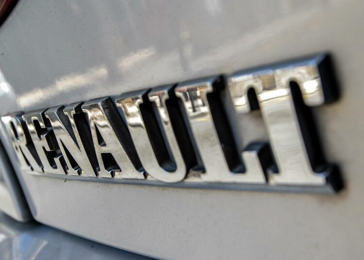 Renault'dan araçlara rekor zam 1 Renault’dan araçlara rekor zam
