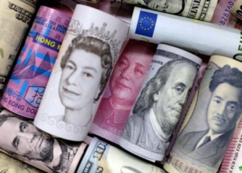 Dolar ve avro ‘çaktırmadan’ yükseliyor