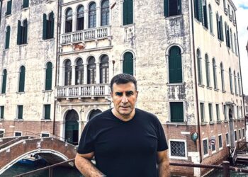 Sanatçı Ahmet Güneştekin, 600 yıllık Palazzo Gradenigo’yu satın aldı
