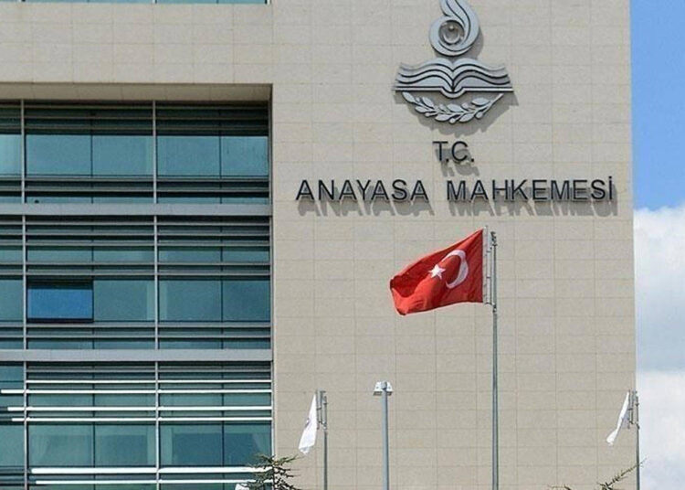 Anayasa Mahkemesi, ek Motorlu Taşıtlar Vergisi ile ilgili beklenen kararı verdi 1 Anayasa Mahkemesi, ek Motorlu Taşıtlar Vergisi ile ilgili beklenen kararı verdi