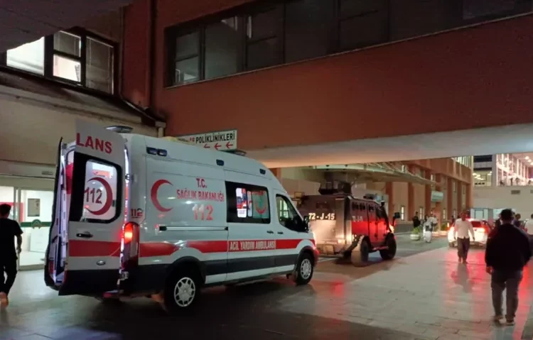 Batman'da akraba aileler arasında arazi çatışması: 1 ölü, 1 yaralı 1 Batman’da akraba aileler arasında arazi çatışması: 1 ölü, 1 yaralı