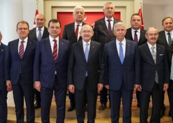 CHP’de kulisler hareketlendi: Dört başkanla yola devam, iki isim değişebilir