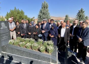 Neşet Ertaş, Kırşehir’de mezarı başında anıldı