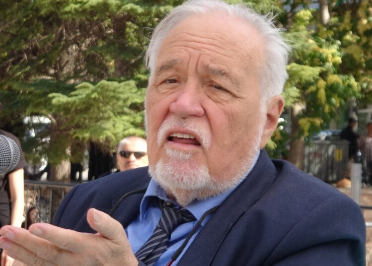Mikrofonu bozulan İlber Ortaylı sinirlendi: Bu işler kanun nizam yazmakla olmuyor 1 Mikrofonu bozulan İlber Ortaylı sinirlendi: Bu işler kanun nizam yazmakla olmuyor