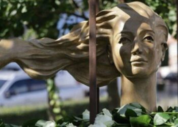 Brüksel’de Mahsa Amini’nin heykeli dikildi