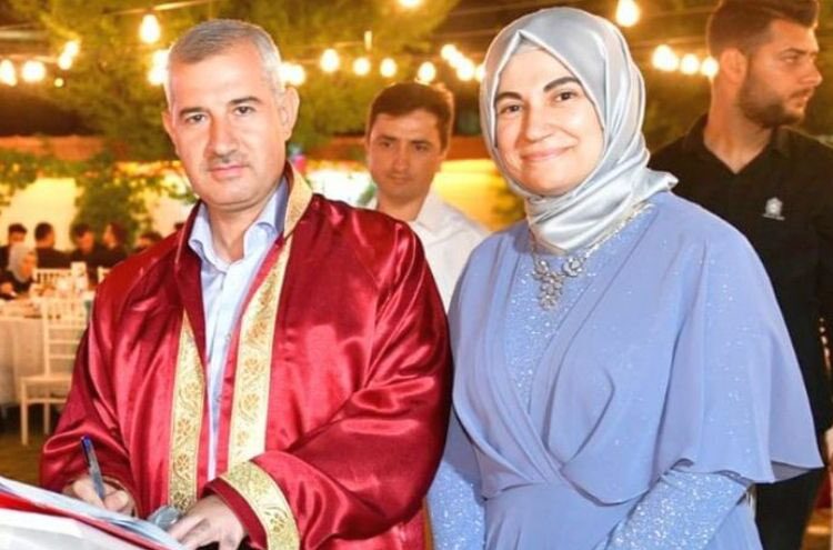 Belediye başkanının eşine ‘istisnai kadro’ iddiası: İşe gitmeden maaş aldı, Malatya’ya atandı 1 Belediye başkanının eşine ‘istisnai kadro’ iddiası: İşe gitmeden maaş aldı, Malatya’ya atandı