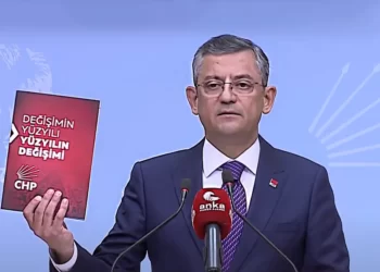 Özgür Özel, CHP Genel Başkanlığı’na adaylığını resmen ilan etti